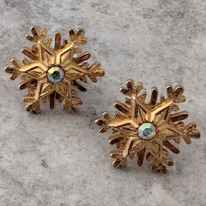 Vintage Avon Gold Tone Snowflake Earrings With A Iridescent Rhinestone Center